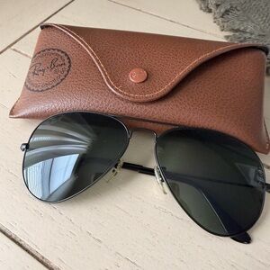 Ray-Ban Polarized Black Aviator Sunglasses